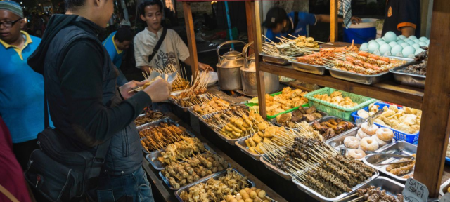 Street Food Legendaris Yang Wajib Kamu Coba Saat Liburan Ke Jogja