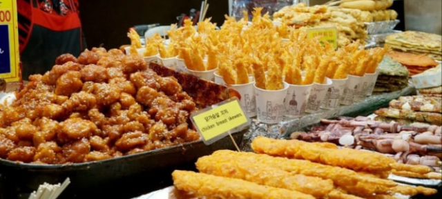 Street Food Vietnam Yang Bikin Nagih, Panduan Jajan Murah Meriah